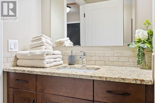 759 Mcclure Road, Kelowna, BC - Indoor Photo Showing Bathroom