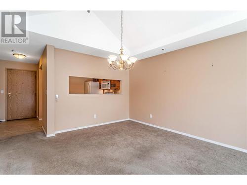 1045 Sutherland Avenue Unit# 301, Kelowna, BC - Indoor Photo Showing Other Room