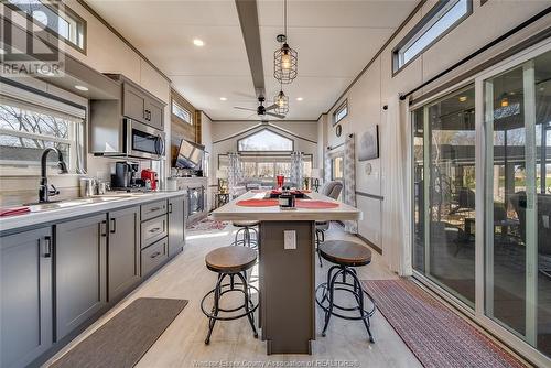 981 County Road 2 Unit# 725, Lakeshore, ON - Indoor Photo Showing Kitchen