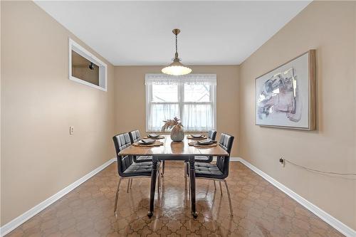 133 Auburn Avenue, Hamilton, ON - Indoor Photo Showing Dining Room