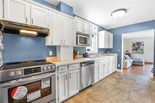 6398 Orchard Avenue, Niagara Falls, ON - Indoor Photo Showing Kitchen