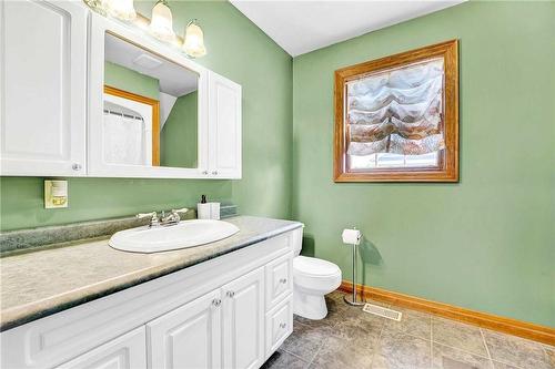 6398 Orchard Avenue, Niagara Falls, ON - Indoor Photo Showing Bathroom