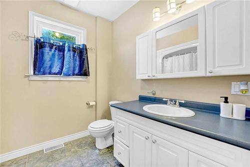 6398 Orchard Avenue, Niagara Falls, ON - Indoor Photo Showing Bathroom