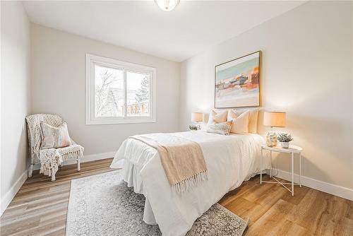 5432 Stratton Road, Burlington, ON - Indoor Photo Showing Bedroom