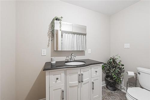 5432 Stratton Road, Burlington, ON - Indoor Photo Showing Bathroom