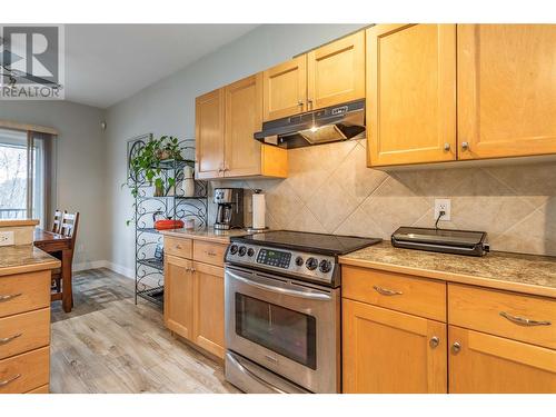 614 South Crest Drive, Kelowna, BC - Indoor Photo Showing Kitchen