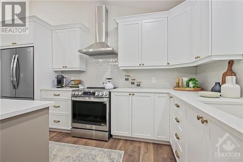 209 Trudeau Crescent, Russell, ON - Indoor Photo Showing Kitchen