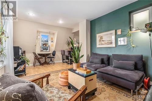 51 Muriel Street, Ottawa, ON - Indoor Photo Showing Living Room