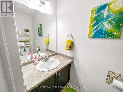 93 Borers Creek Circ, Hamilton, ON - Indoor Photo Showing Bathroom