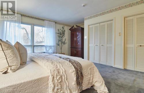 14 Valley Crt, Whitby, ON - Indoor Photo Showing Bedroom