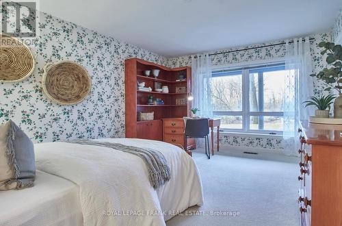 14 Valley Crt, Whitby, ON - Indoor Photo Showing Bedroom