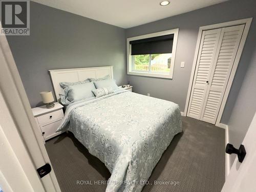 #7 -2324 Hwy 141 Rd, Muskoka Lakes, ON - Indoor Photo Showing Bedroom