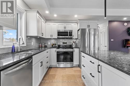 4 Ann Street S, Minto, ON - Indoor Photo Showing Kitchen With Stainless Steel Kitchen With Double Sink With Upgraded Kitchen