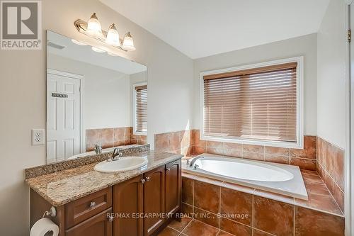 #43 -2019 Trawden Way, Oakville, ON - Indoor Photo Showing Bathroom