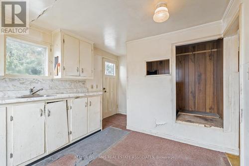 11026 Trafalgar Road S, Halton Hills, ON - Indoor Photo Showing Kitchen