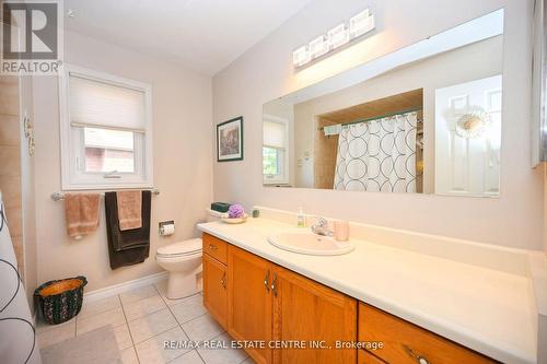 1388 Will Scarlett Dr, Oakville, ON - Indoor Photo Showing Bathroom