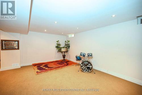 1388 Will Scarlett Dr, Oakville, ON - Indoor Photo Showing Other Room