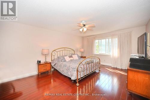 1388 Will Scarlett Drive, Oakville, ON - Indoor Photo Showing Bedroom