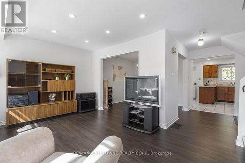 #16 -3345 Silverado Dr, Mississauga, ON - Indoor Photo Showing Living Room