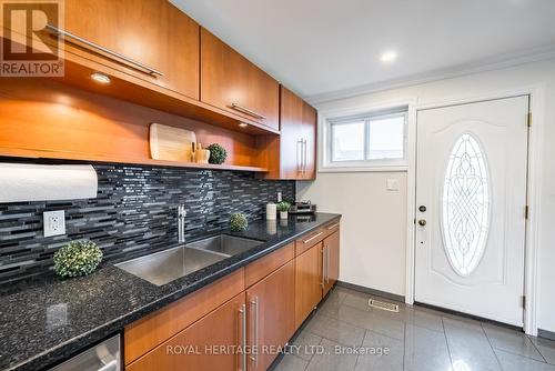 840 Reytan Blvd, Pickering, ON - Indoor Photo Showing Kitchen With Double Sink