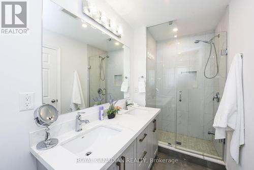 20 Eagleview Way, Halton Hills, ON - Indoor Photo Showing Bathroom