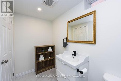 20 Eagleview Way, Halton Hills, ON - Indoor Photo Showing Bathroom