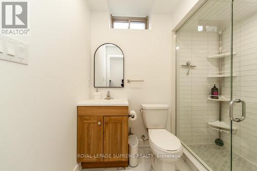 43 Hoard Avenue N, New Tecumseth, ON - Indoor Photo Showing Bathroom