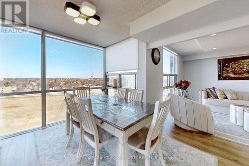 #1116 -20 Harding Blvd W, Richmond Hill, ON - Indoor Photo Showing Dining Room