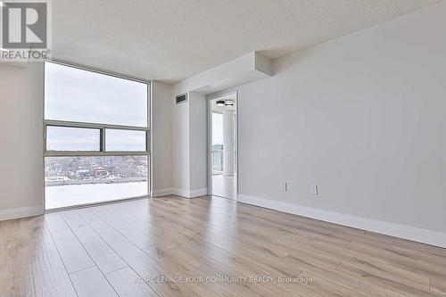 #1116 -20 Harding Blvd W, Richmond Hill, ON - Indoor Photo Showing Other Room