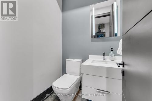 156 Garden Ave, Richmond Hill, ON - Indoor Photo Showing Bathroom