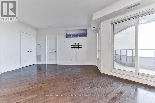 #1207 -9255 Jane St, Vaughan, ON - Indoor Photo Showing Other Room