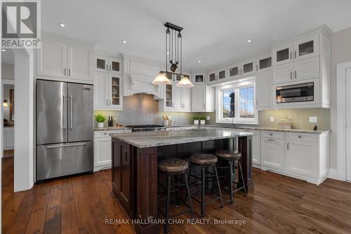 6 Georgian Grande Dr, Oro-Medonte, ON - Indoor Photo Showing Kitchen With Upgraded Kitchen