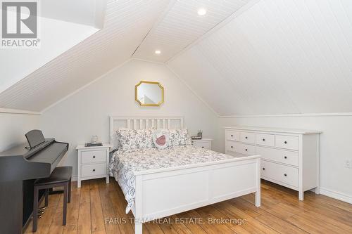 204 Spruce Cres, Barrie, ON - Indoor Photo Showing Bedroom