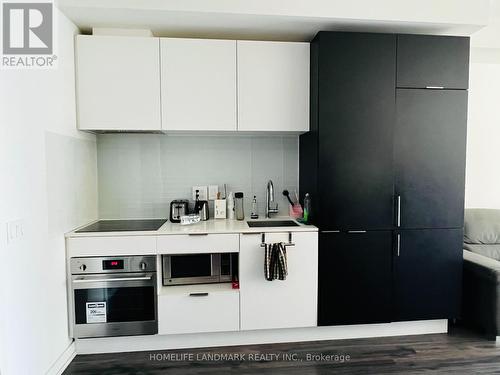 #601 -33 Helendale Ave, Toronto, ON - Indoor Photo Showing Kitchen