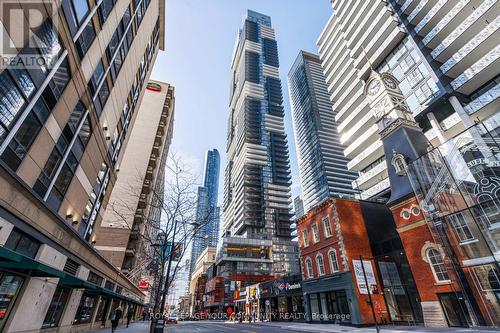 #6005 -7 Grenville St, Toronto, ON - Outdoor With Facade