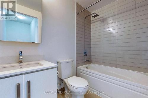 1111 - 5180 Yonge Street, Toronto, ON - Indoor Photo Showing Bathroom
