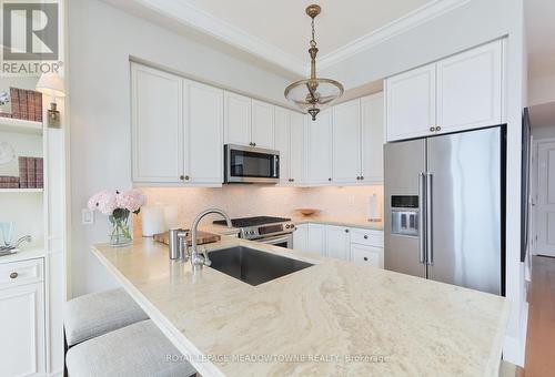 #Ph 4006 -16 Yonge St, Toronto, ON - Indoor Photo Showing Kitchen With Upgraded Kitchen