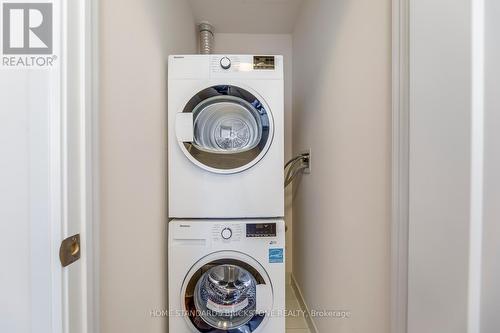 #2105 -88 Cumberland St, Toronto, ON - Indoor Photo Showing Laundry Room