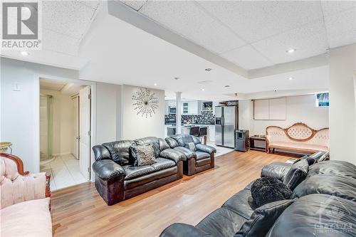 1657 Alta Vista Drive, Ottawa, ON - Indoor Photo Showing Living Room