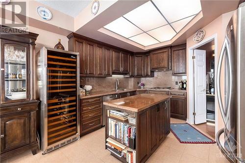 1480 Riverside Drive Unit#2001, Ottawa, ON - Indoor Photo Showing Kitchen With Upgraded Kitchen