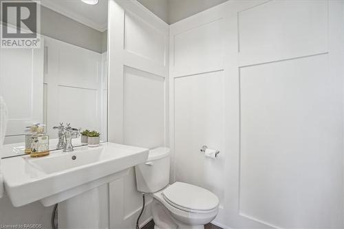 230 Ironwood Way, Kemble, ON - Indoor Photo Showing Bathroom
