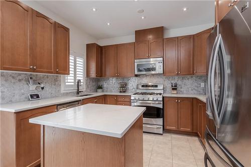 4220 Cole Crescent, Burlington, ON - Indoor Photo Showing Kitchen With Double Sink