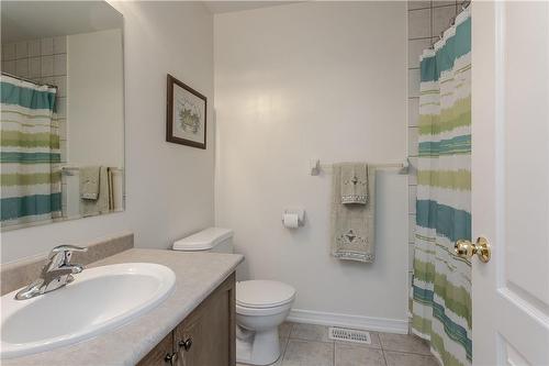 4220 Cole Crescent, Burlington, ON - Indoor Photo Showing Bedroom