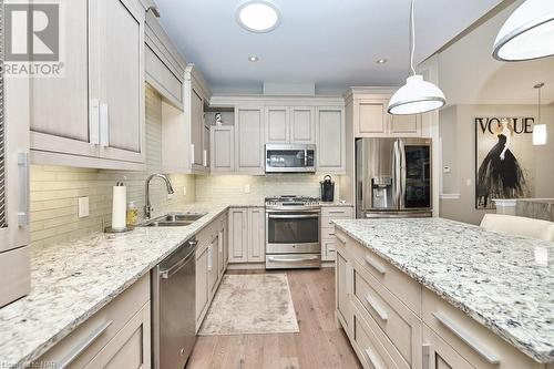 6 Prospect Lane, Niagara-On-The-Lake, ON - Indoor Photo Showing Kitchen With Double Sink With Upgraded Kitchen