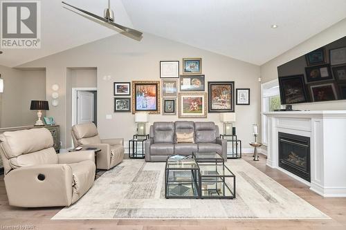 6 Prospect Lane, Niagara-On-The-Lake, ON - Indoor Photo Showing Living Room With Fireplace