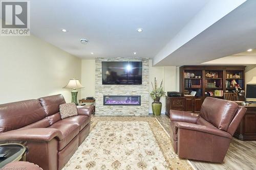 6 Prospect Lane, Niagara-On-The-Lake, ON - Indoor Photo Showing Living Room With Fireplace