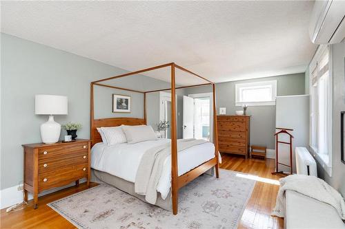 1191 Grosvenor Avenue, Winnipeg, MB - Indoor Photo Showing Bedroom