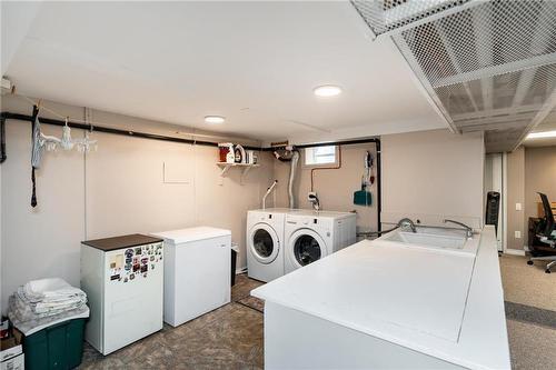 1191 Grosvenor Avenue, Winnipeg, MB - Indoor Photo Showing Laundry Room
