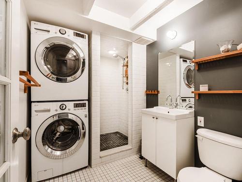 Salle de bains - 4065 Av. De Hampton, Montréal (Côte-Des-Neiges/Notre-Dame-De-Grâce), QC - Indoor Photo Showing Laundry Room