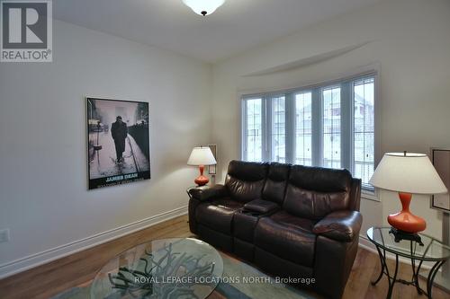 18 Cooper Street, Collingwood, ON - Indoor Photo Showing Living Room
